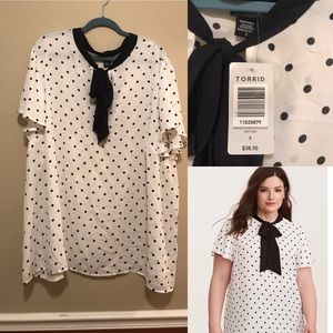 Torrid Size 5 NWT Black and White Shirt